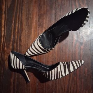 ANNE KLEIN ZEBRA FUR PUMP. SIZE 9M.